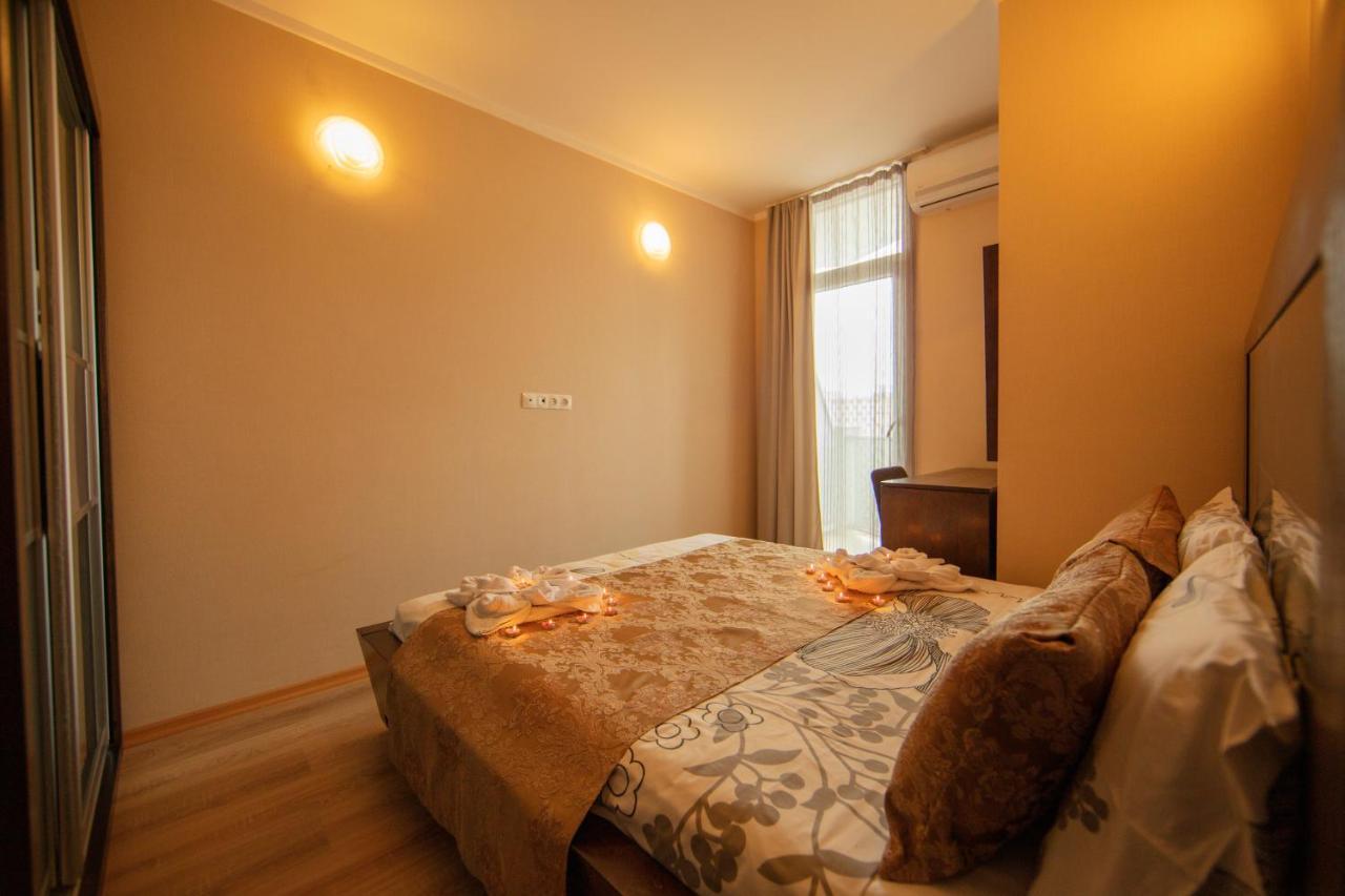 Tower Apartments 巴统 外观 照片