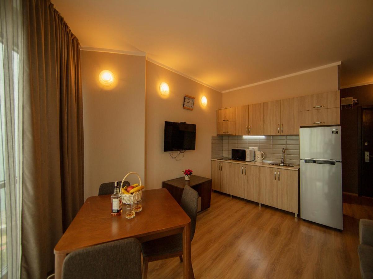 Tower Apartments 巴统 外观 照片