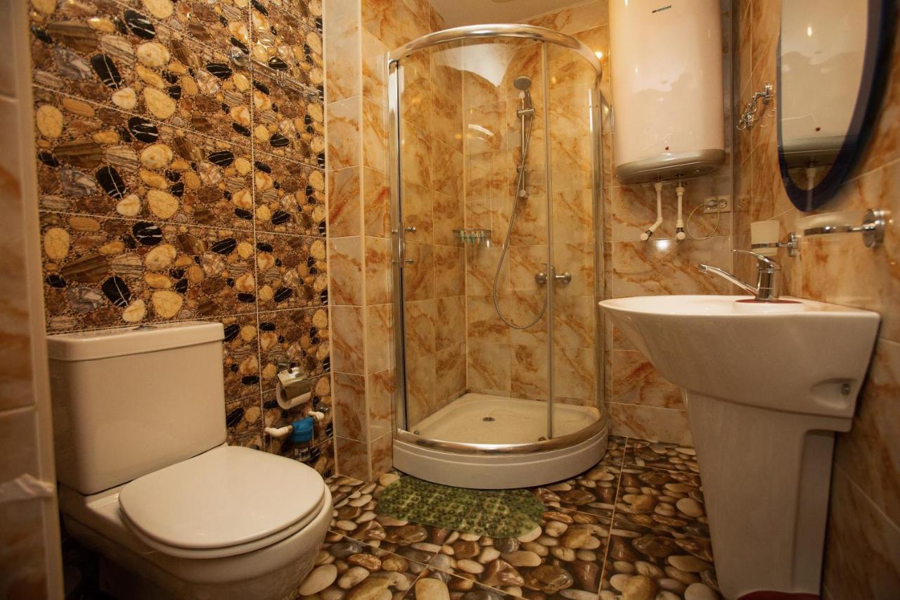 Tower Apartments 巴统 外观 照片