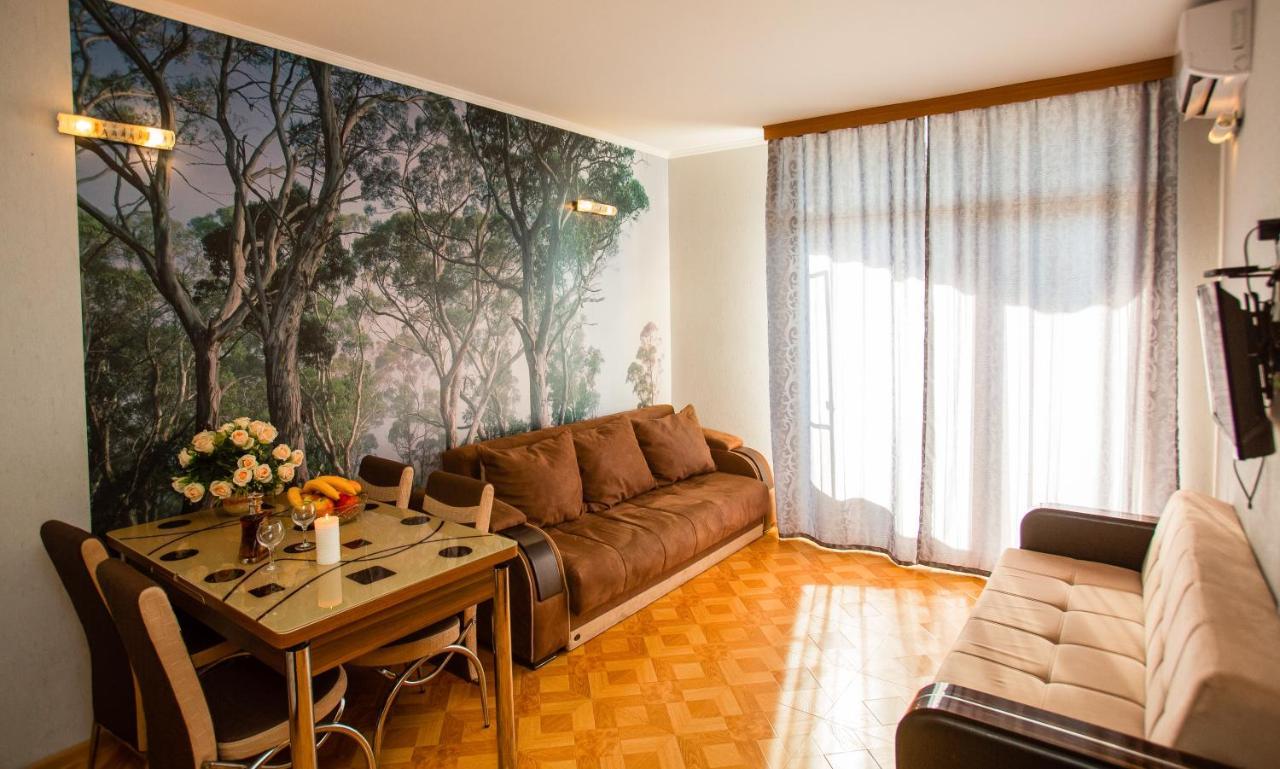 Tower Apartments 巴统 外观 照片