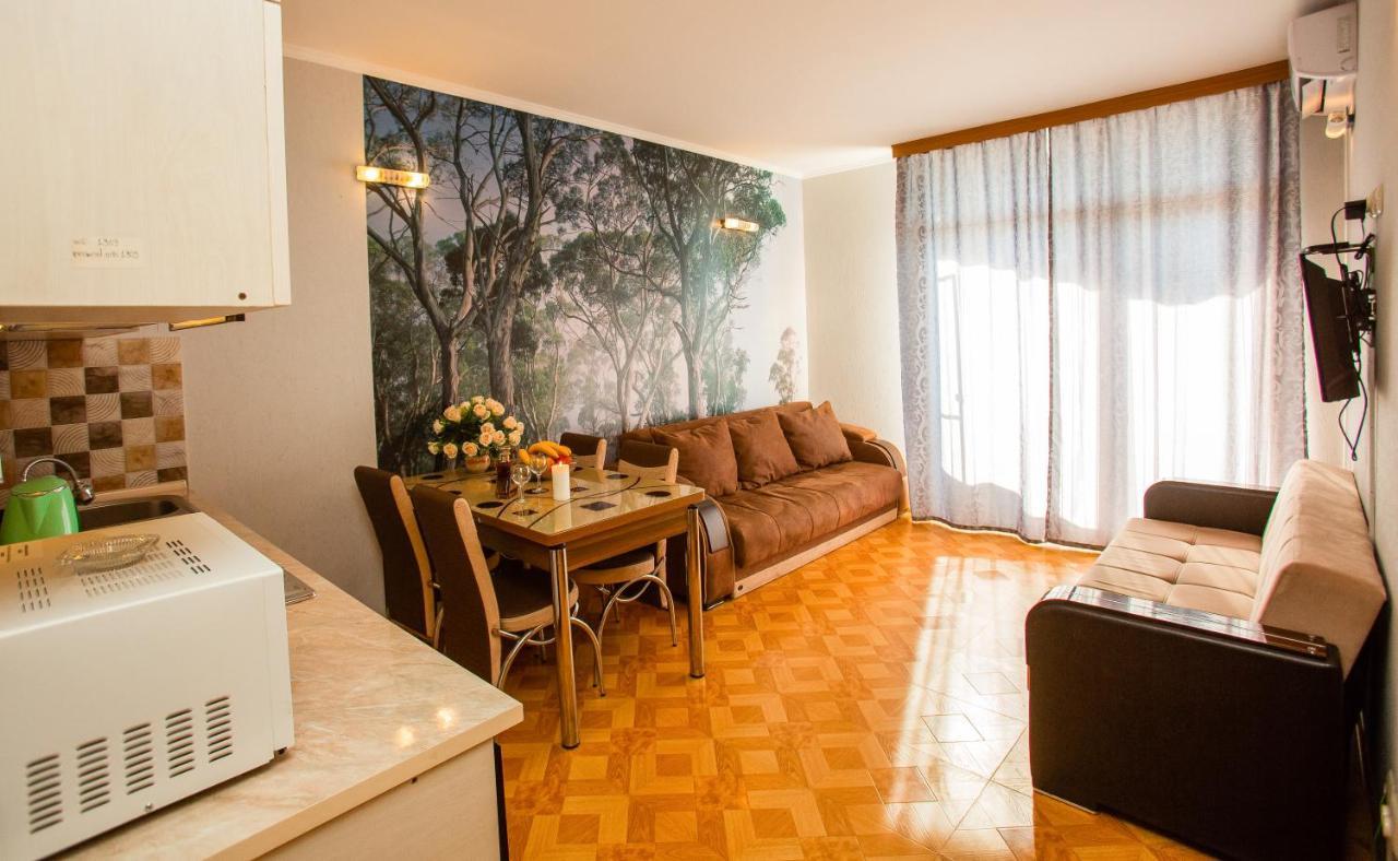 Tower Apartments 巴统 外观 照片