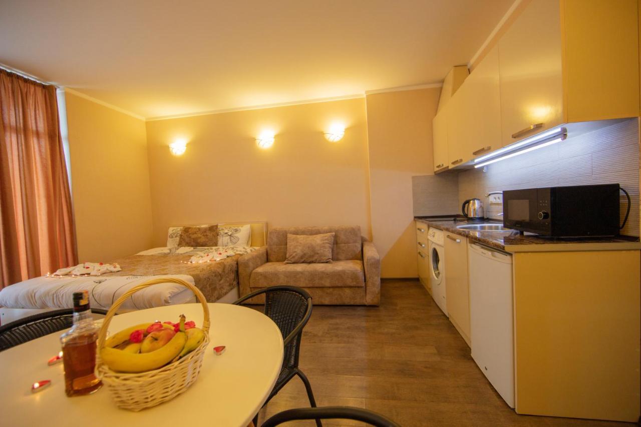 Tower Apartments 巴统 外观 照片