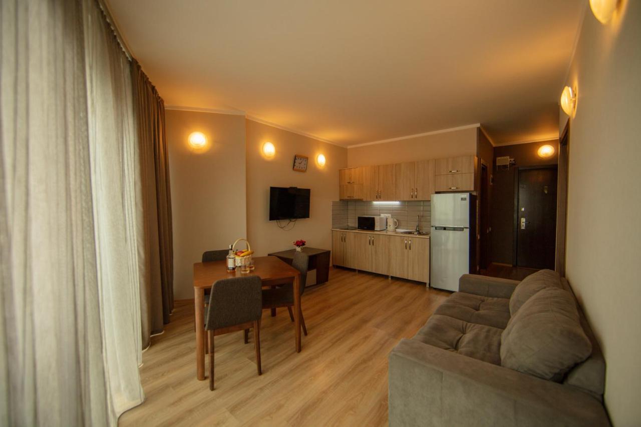 Tower Apartments 巴统 外观 照片