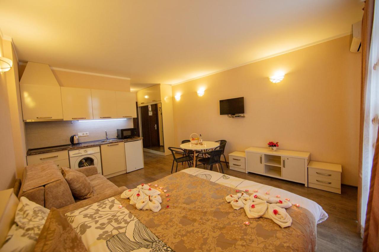 Tower Apartments 巴统 外观 照片
