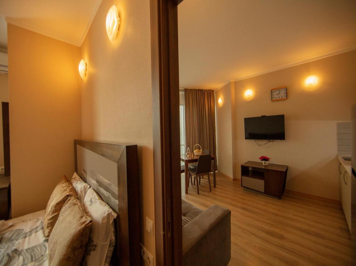 Tower Apartments 巴统 外观 照片